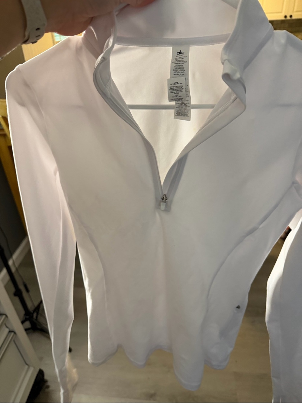 ALO Yoga White Quarter-Zip Long Sleeve Performance Top